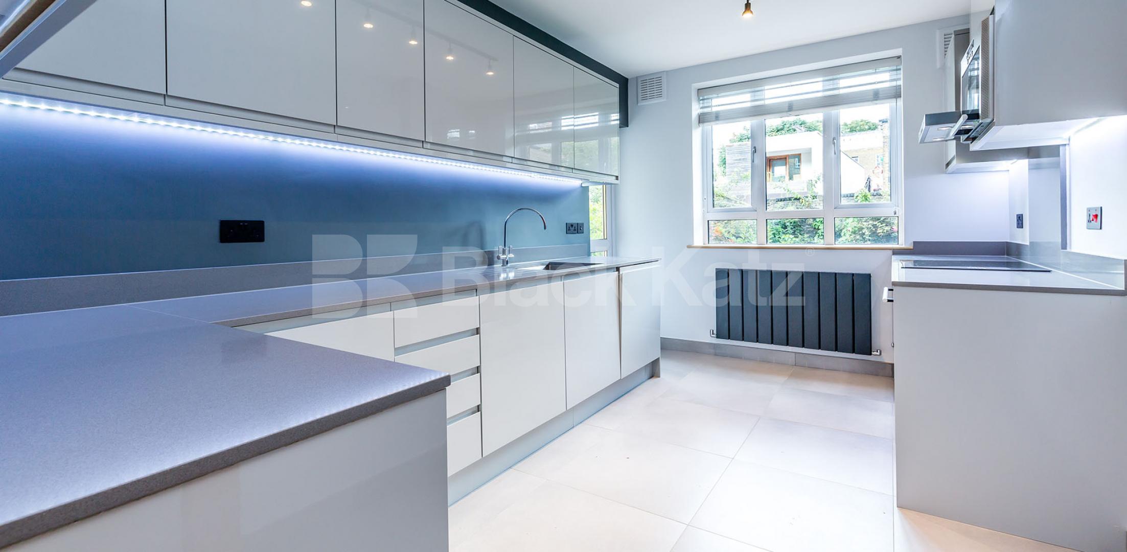 Stunning two bed with easy access to City and Central London! Great Percy Street, Kings Cross